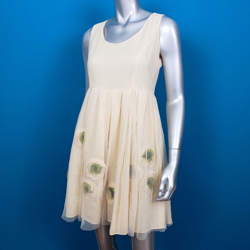 🍀🌿 RYU Tulle Princess Dress w/ Flower Accents